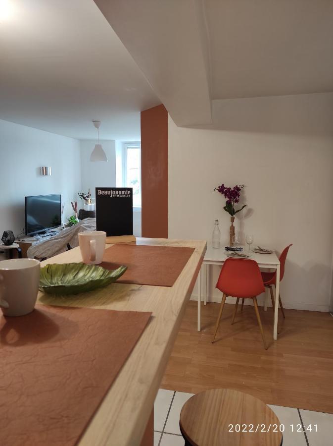 L'appart&Beaujolaise Wifi&Netflix en étage sans ascenseur en ville Eveux Esterno foto